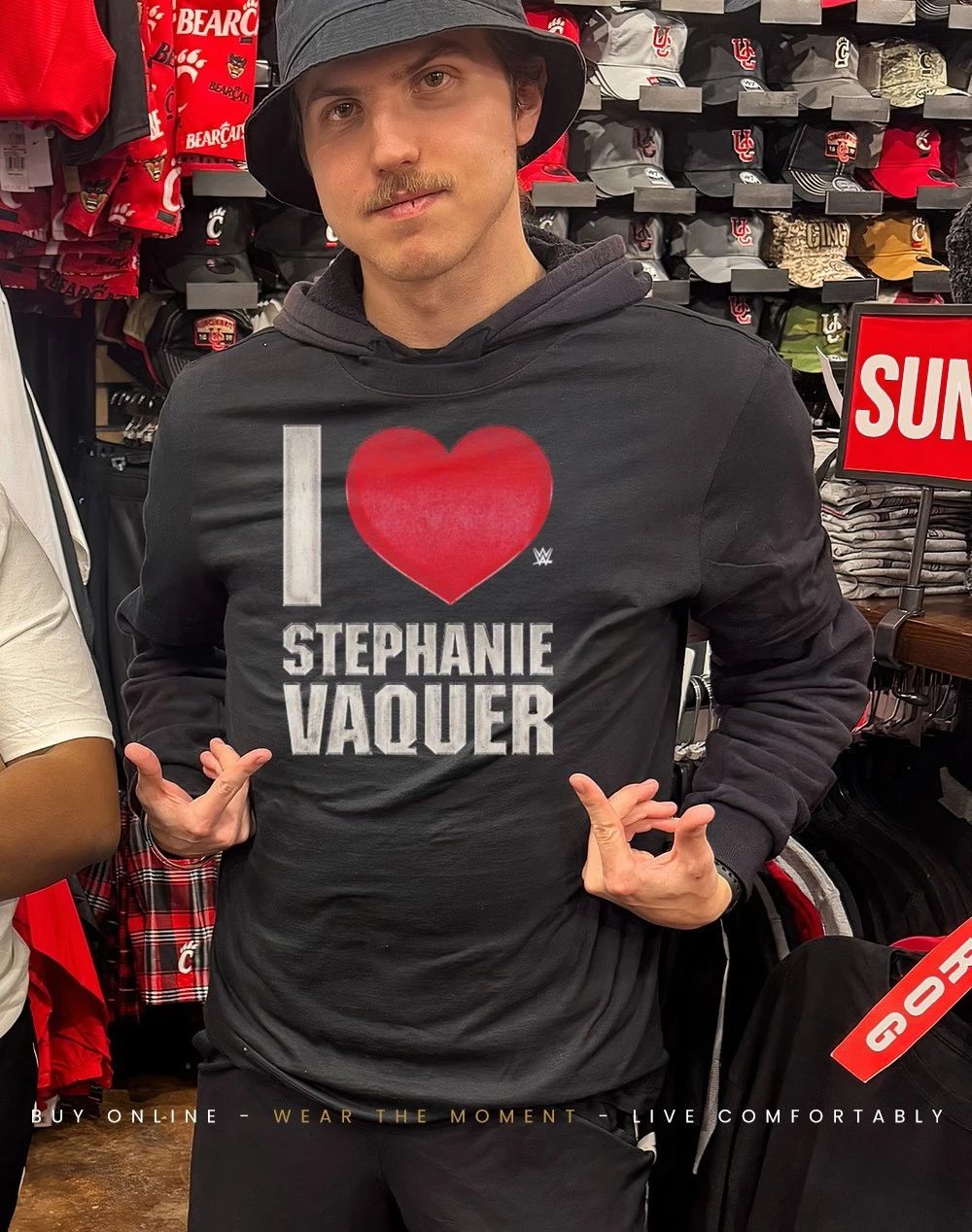 Stephanie Vaquer I Love graphic shirt