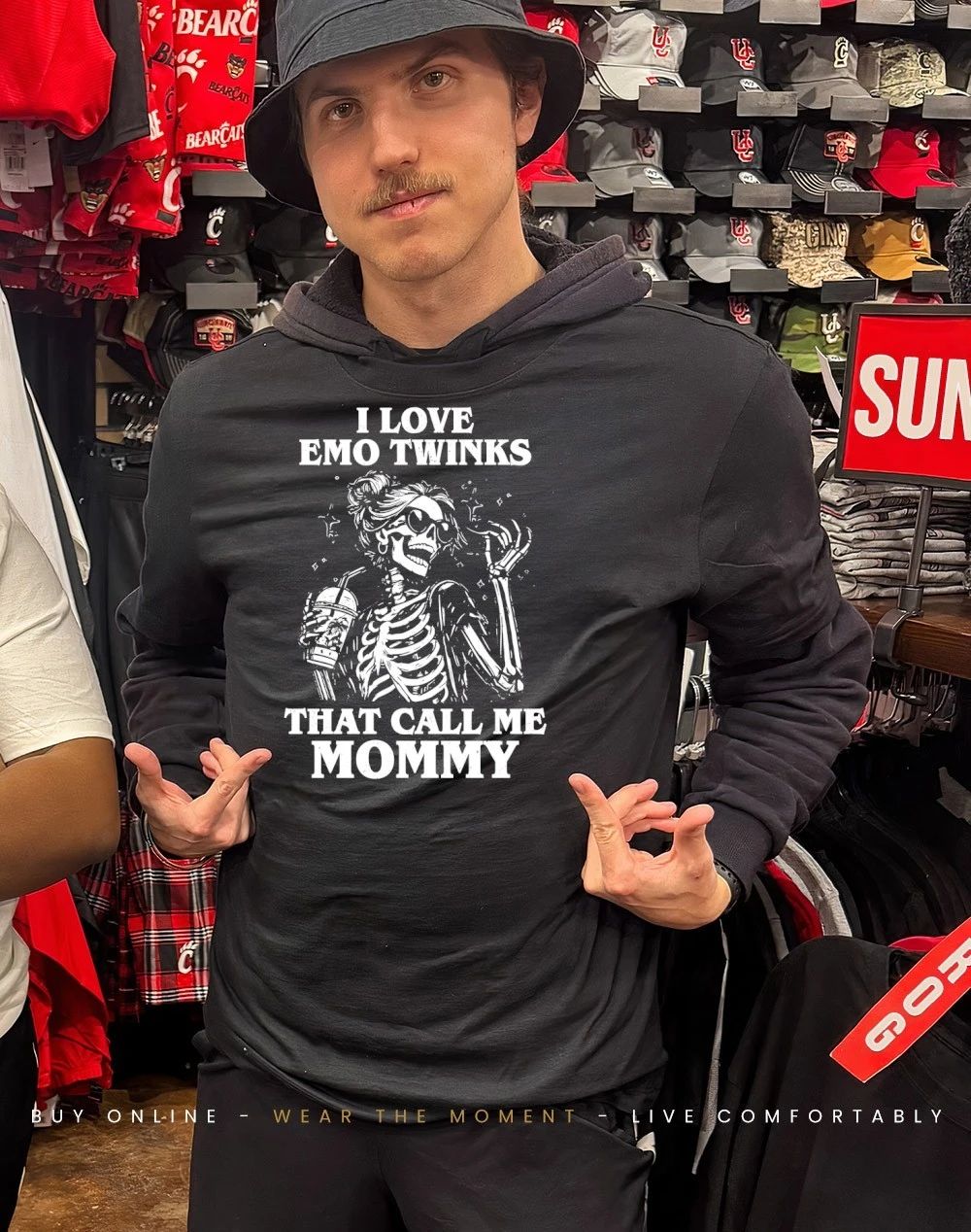Skeleton I love emo twinks that call me mommy shirt