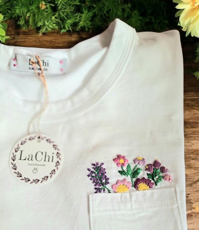 Hand-embroidered Flower Pocket T-Shirt
