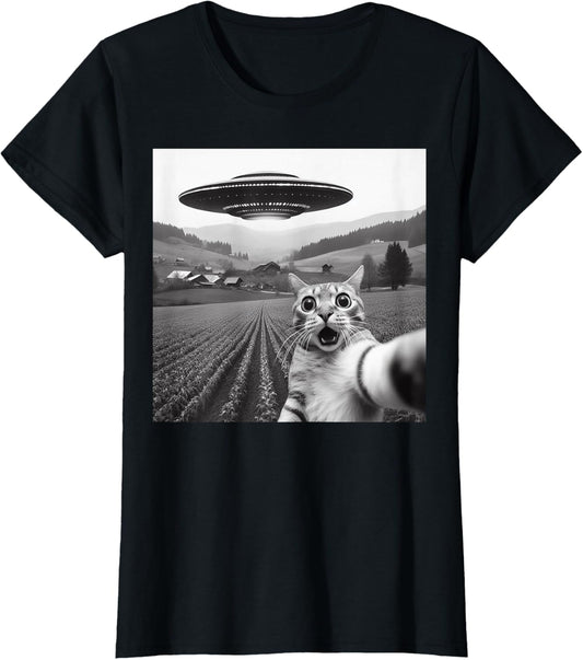 Cat Selfie with Alien UFO Funny Cat Gifts for Men Women Kid T-Shirt