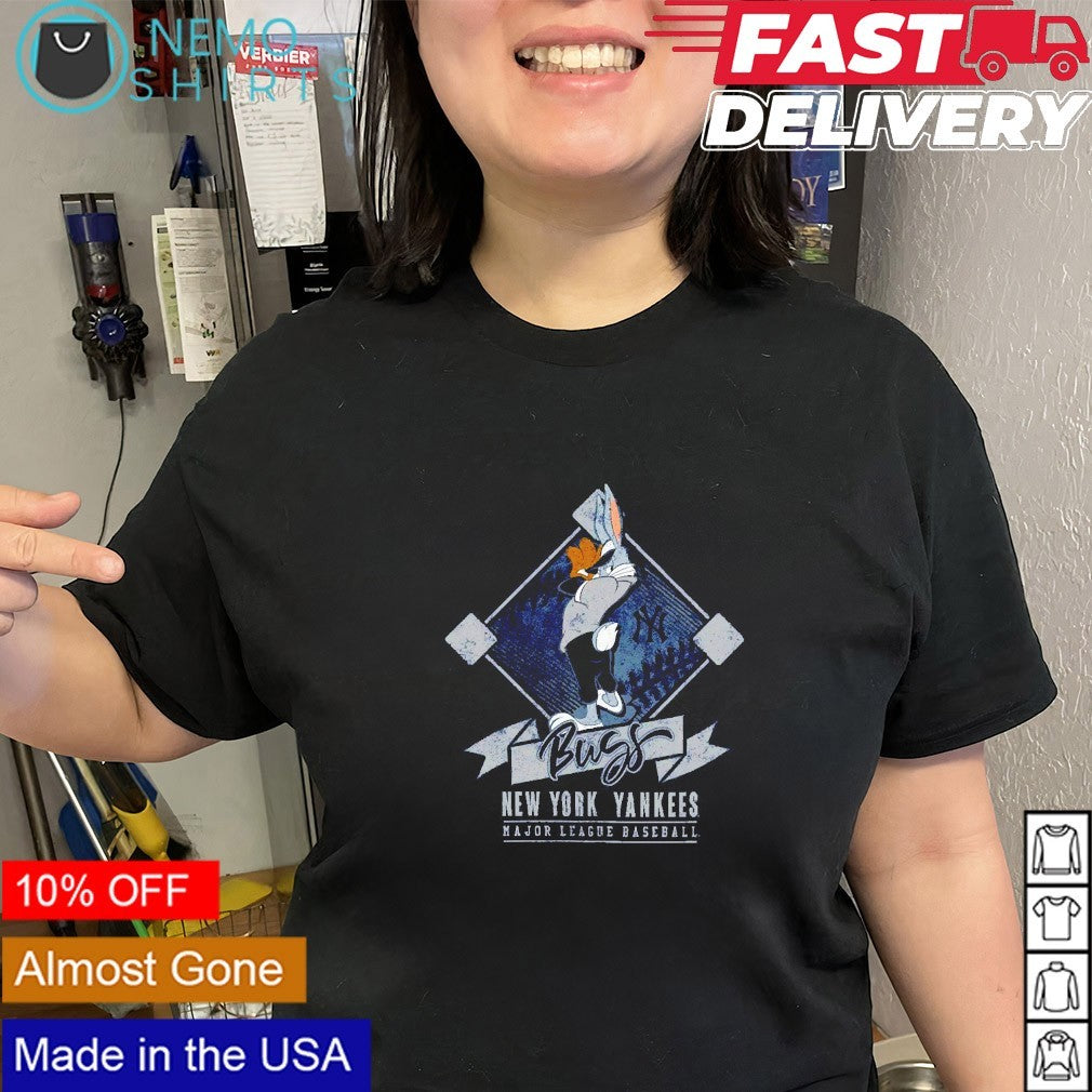 Bugs Bunny pitch New York Yankees shirt