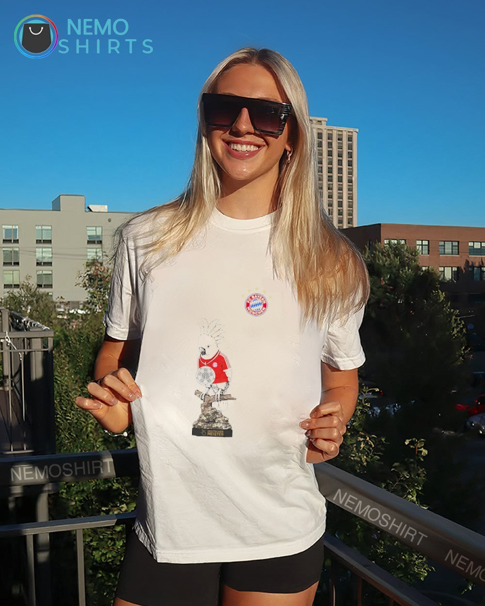 FC Bayern Munich Meister 2026 cockatoo with trophy shirt