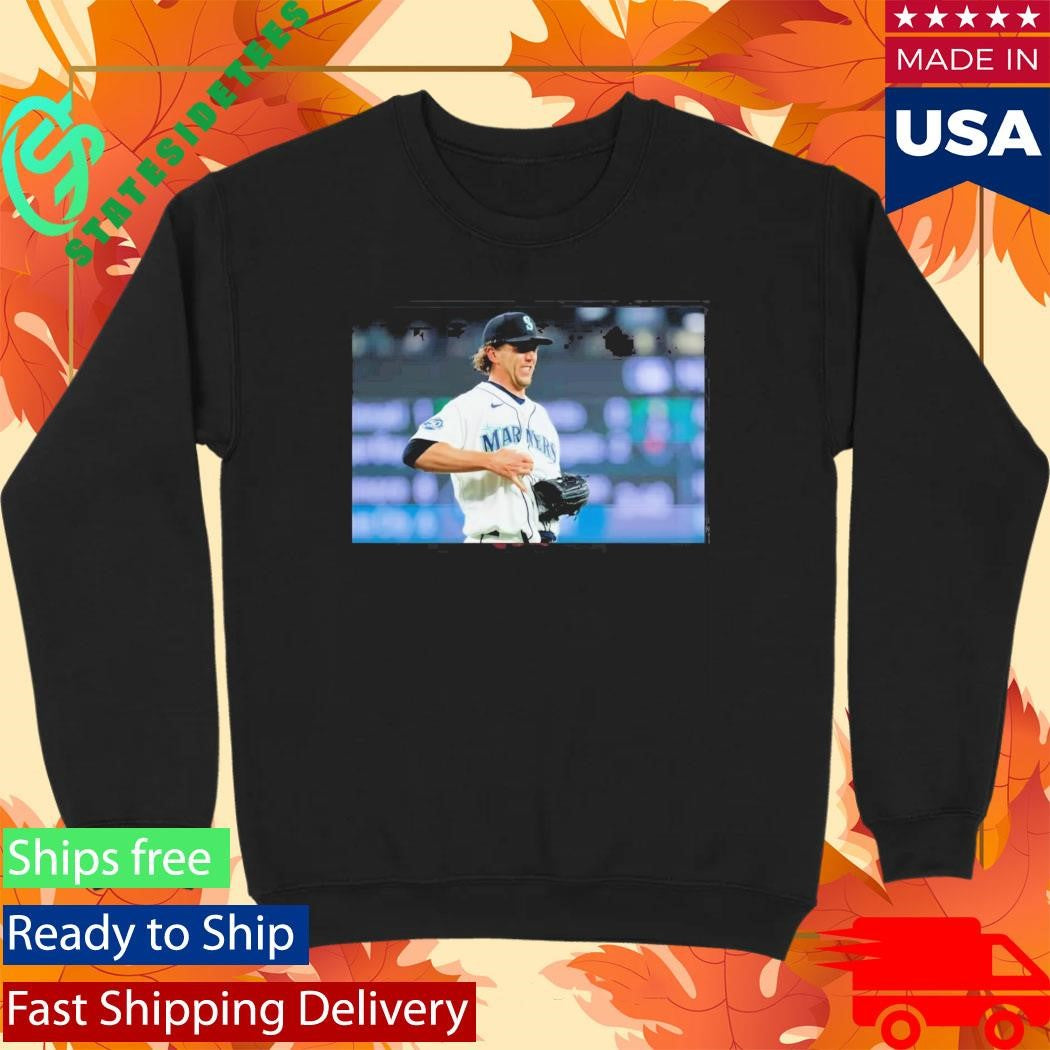 Mariners Catch Ball in Shirt