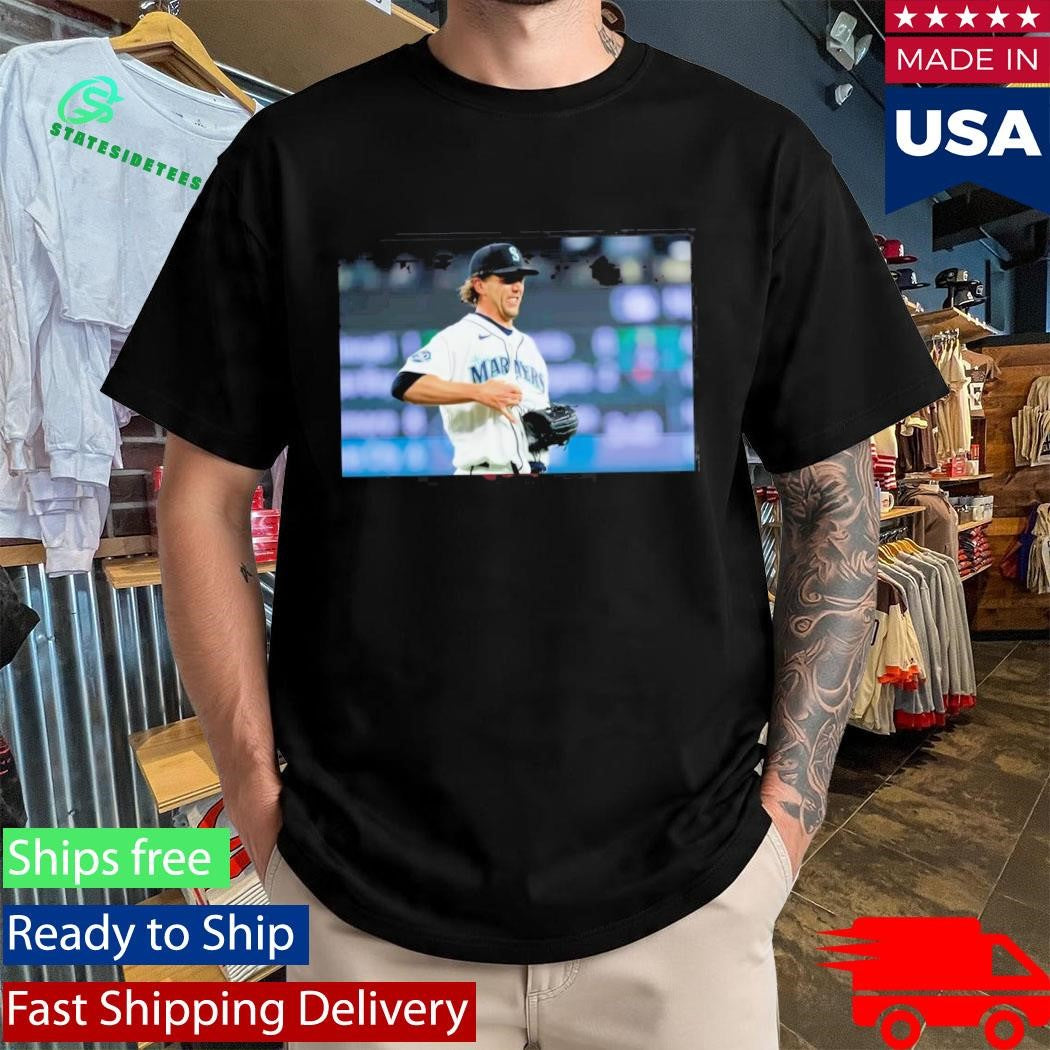 Mariners Catch Ball in Shirt