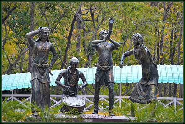 Dancers And Musician Sculpture Print