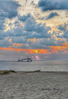 Sailing Into Port Print