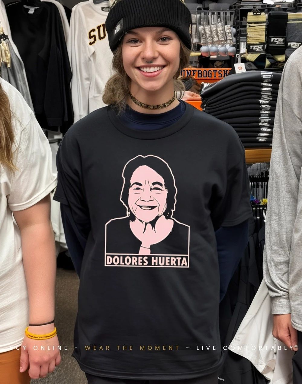 Dolores Huerta Sí se puede cartoon shirt