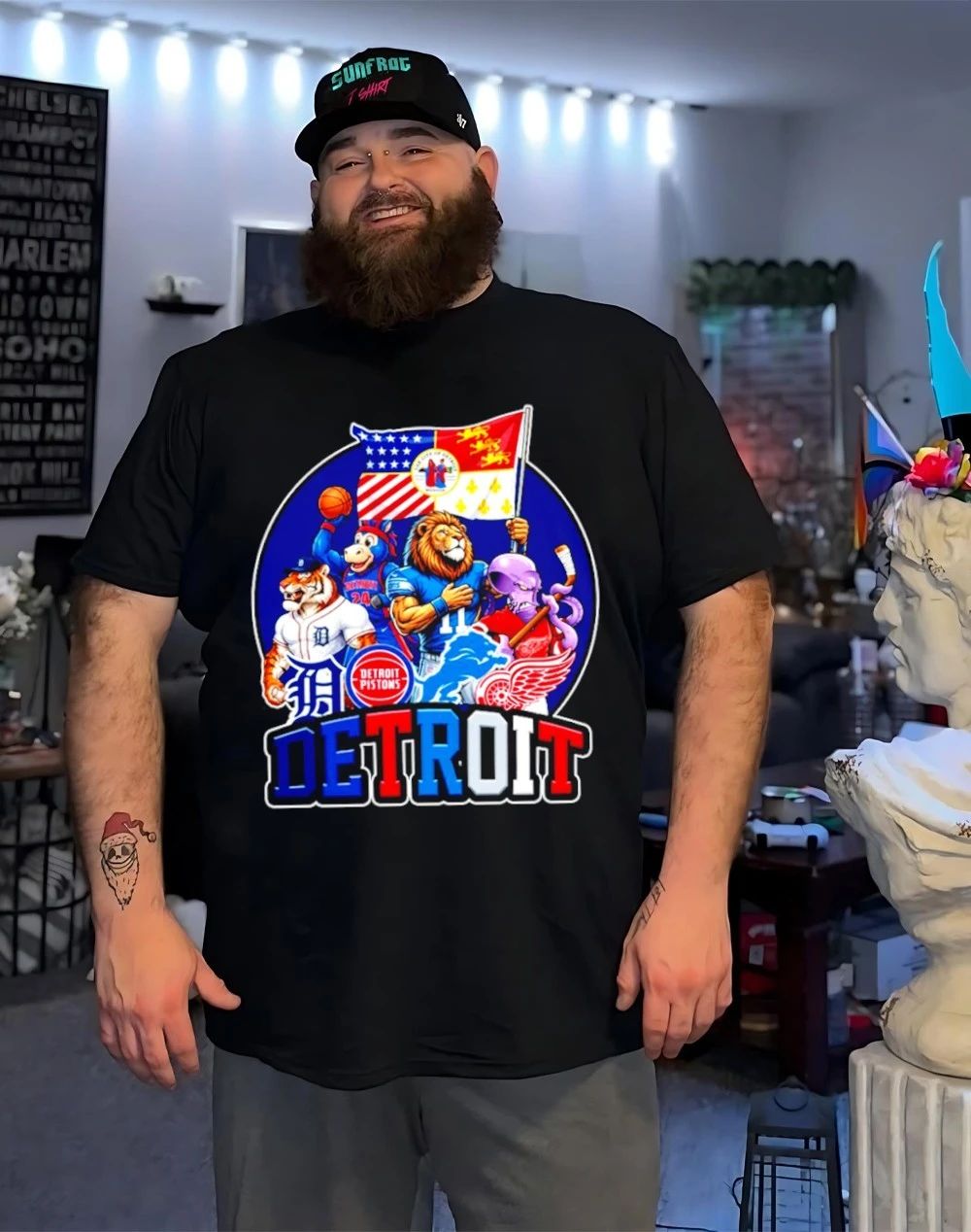 Detroit sports mascot squad flag shirt