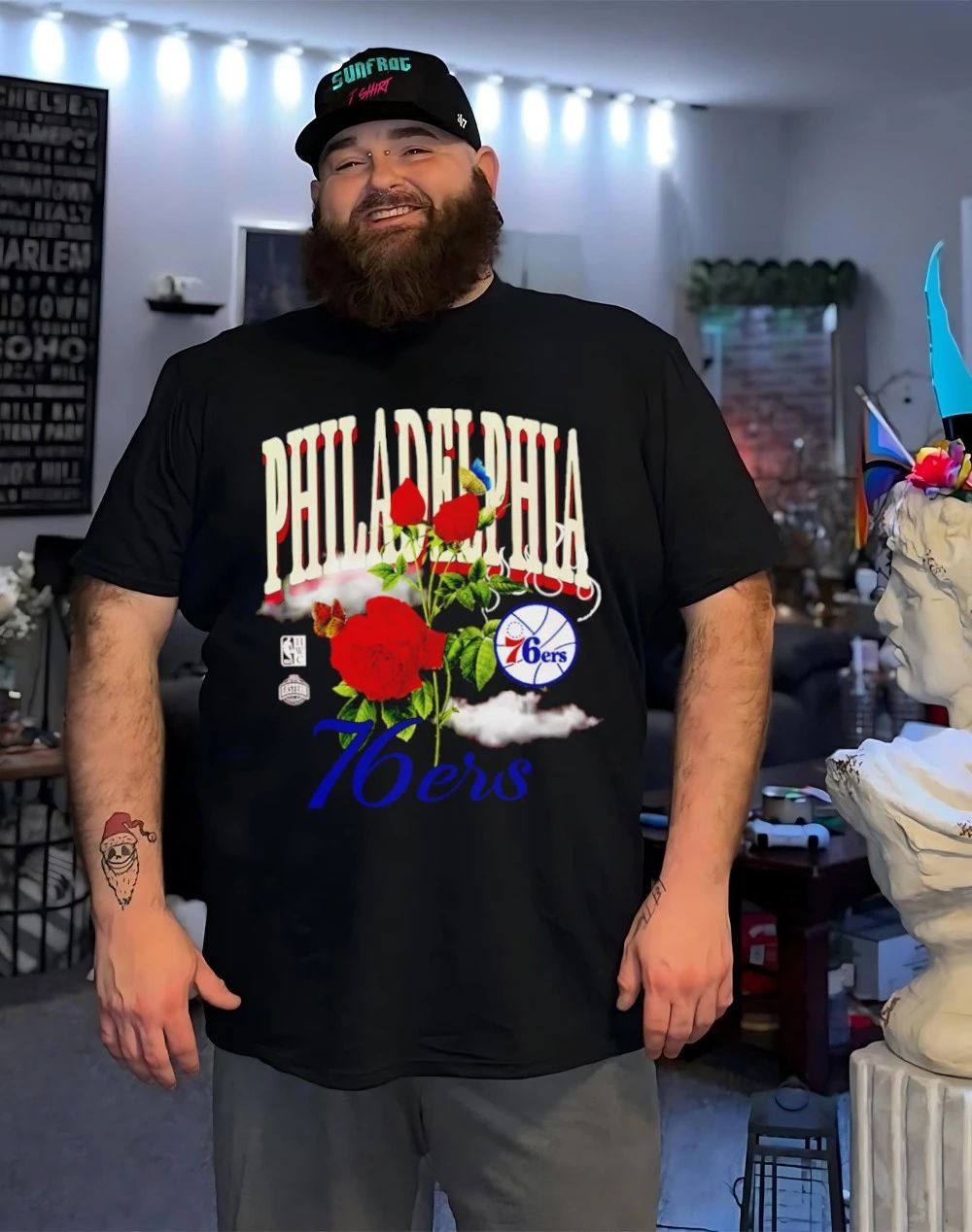 Philadelphia 76ers Floral Graphic shirt