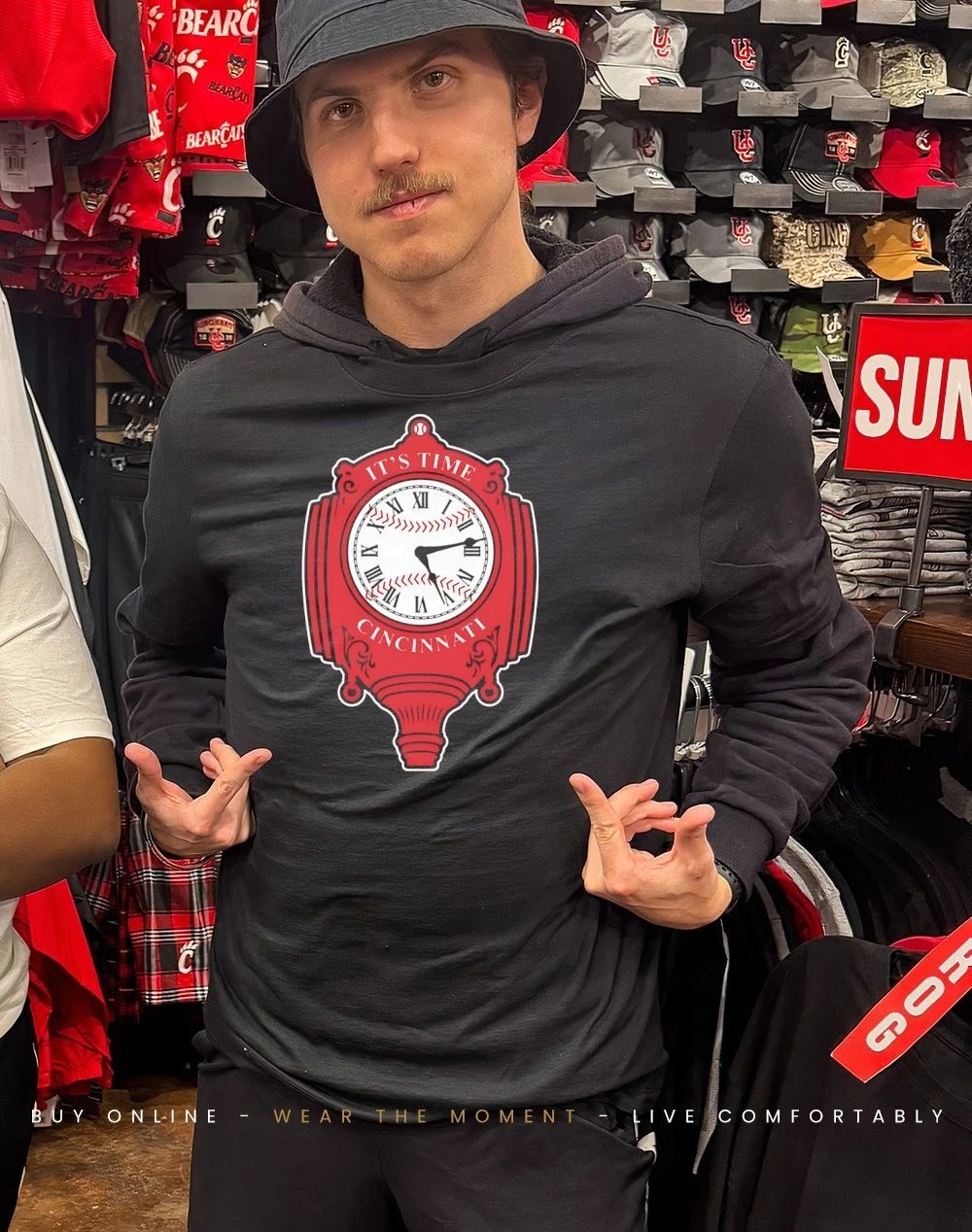 It’s time o’clock Cincinnati Reds shirt