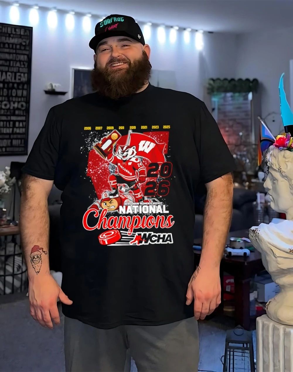 Wisconsin Badgers Women’s Hockey 2026 National Champions mascot shirt