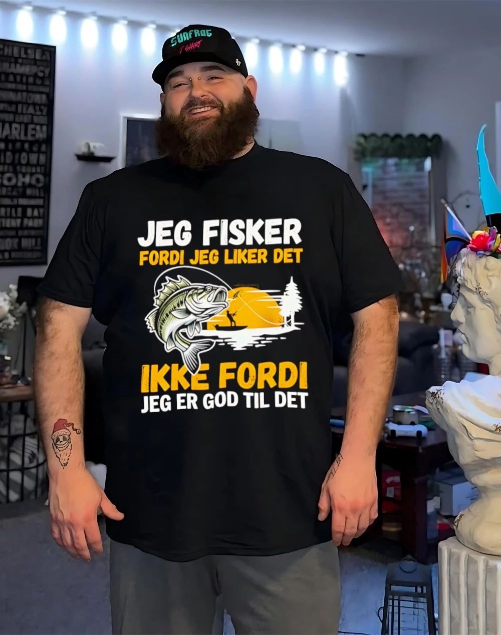 Jeg fisker fordi jeg liker det ikke fordi jeg er god til det shirt