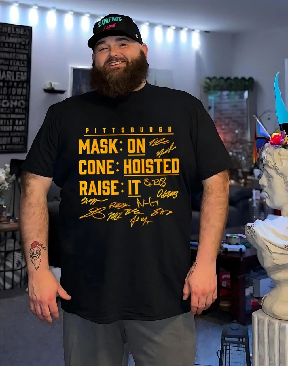 Pittsburgh Baseball Mask On Cone Hoisted Raise It signatures shirt