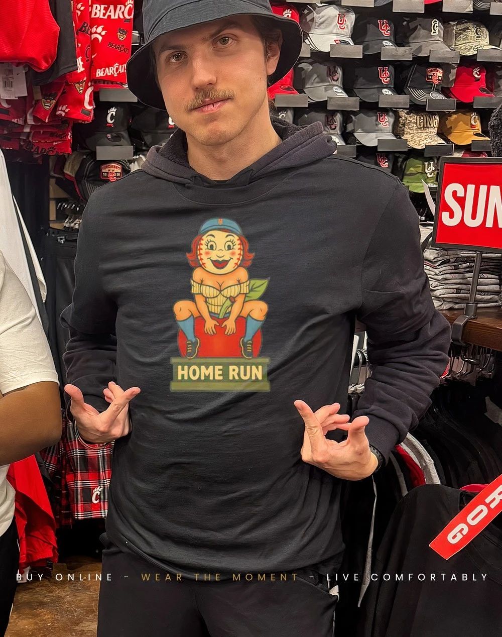 The Mrs Home Run New York Mets graphic shirt