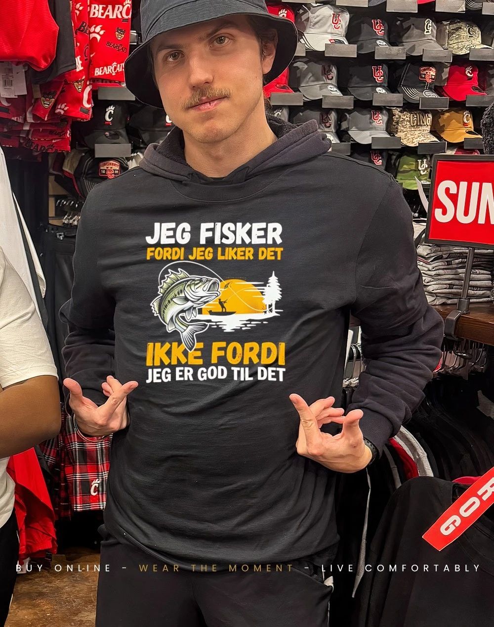 Jeg fisker fordi jeg liker det ikke fordi jeg er god til det shirt